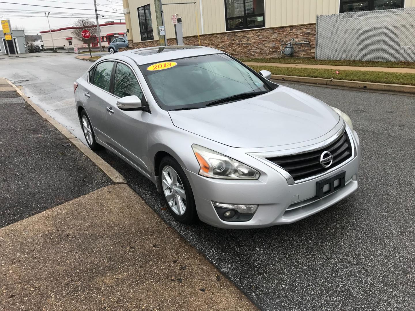 2013 Silver /Gray Nissan Altima SV (1N4AL3AP1DC) with an 2.4 V4 engine, Automatic transmission, located at 577 Chester Pike, Prospect Park, PA, 19076, (610) 237-1015, 39.886154, -75.302338 - Photo#3